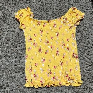 Summery vibe yellow flower shirt